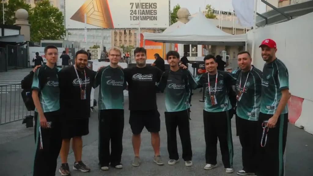 Članovi Counter-Strike 2 ekipe Aurore poziraju na Esports World Cupu 2026 u Parizu