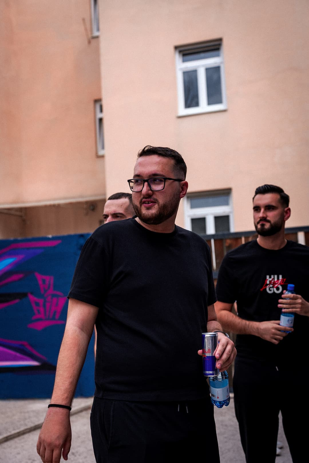 Sudionici HertzOne Final Four LAN-a ispred prostora događaja