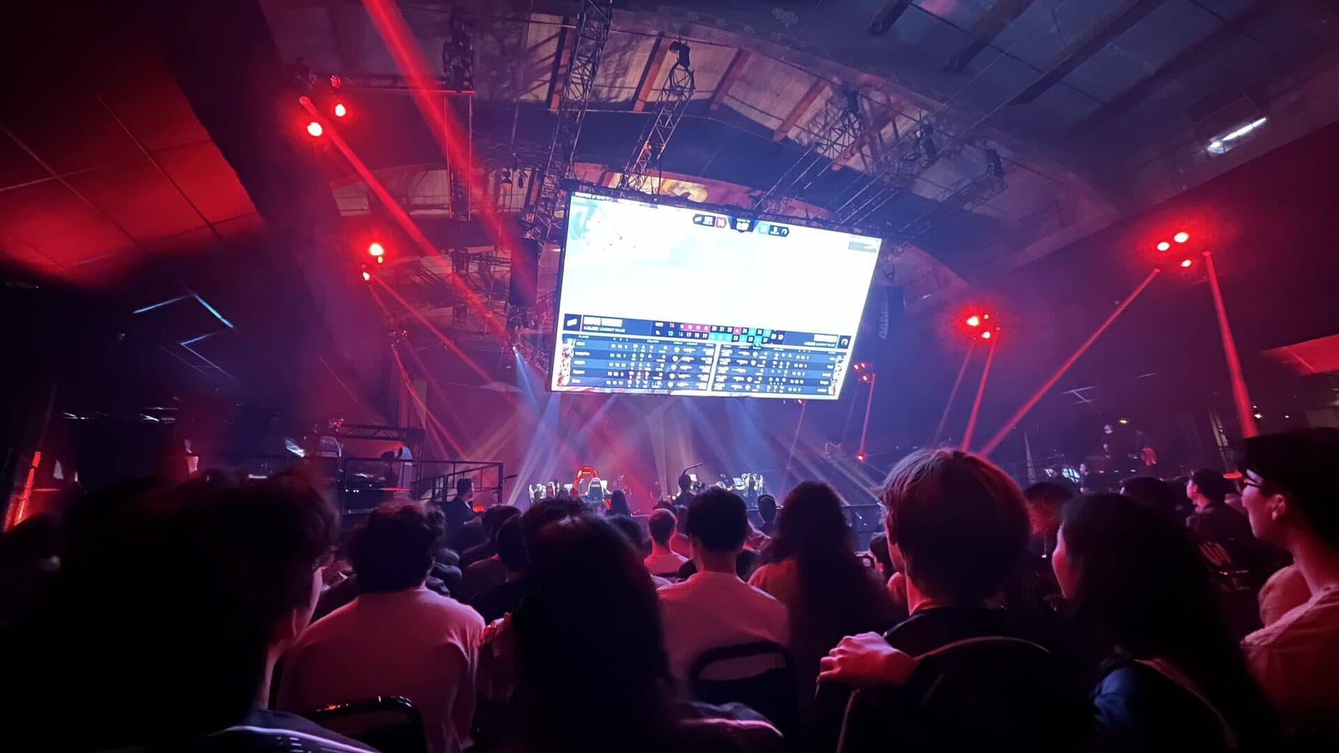Publika na VALORANT Championsu 2023 u Los Angelesu tijekom susreta NAVI-ja i Team Liquida