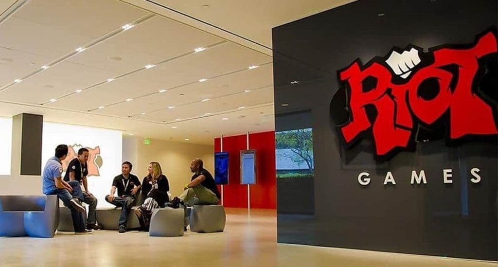 riot-games has to pay 100m dollars for discrimination